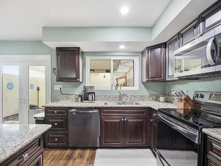 517 West St #5 — Photo 5