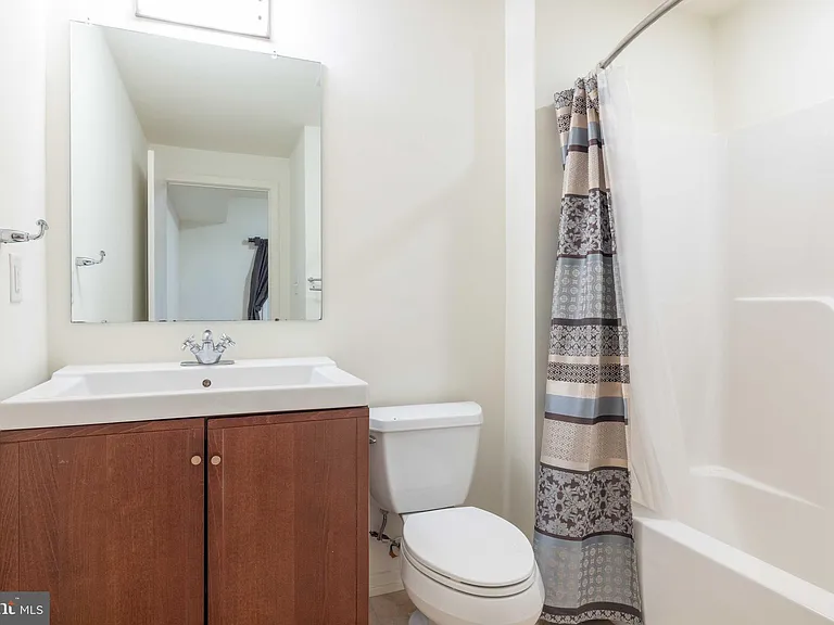 156 Christina Landing Dr — Photo 11