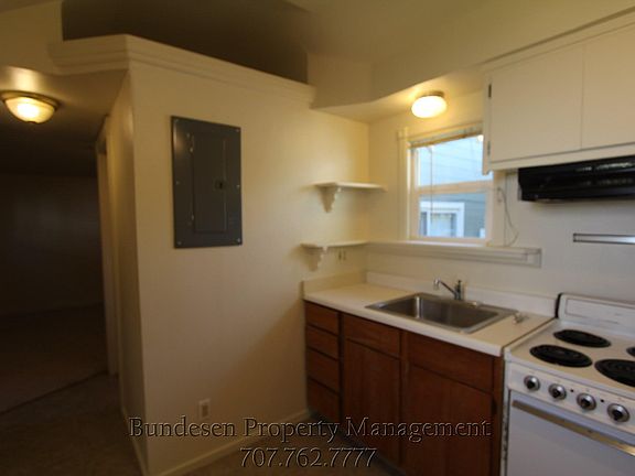 4th image of 210 5th St APT A
