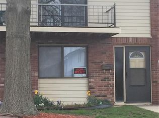 98 Greenwood Trl N, Greenwood, IN 46142