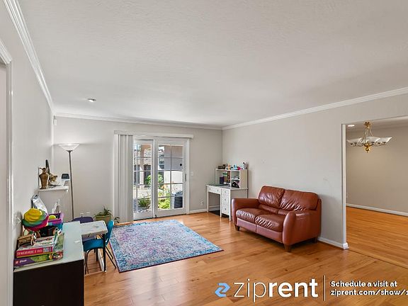 5th image of 811 Louise Dr