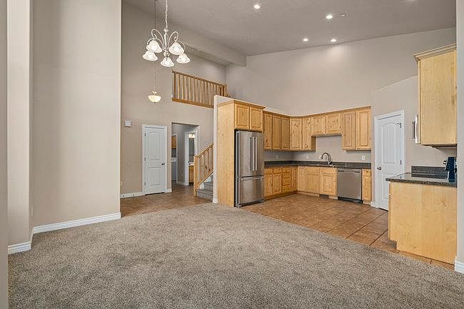 Kitchen and Dinning Room (Kitchen Aid Appliances)