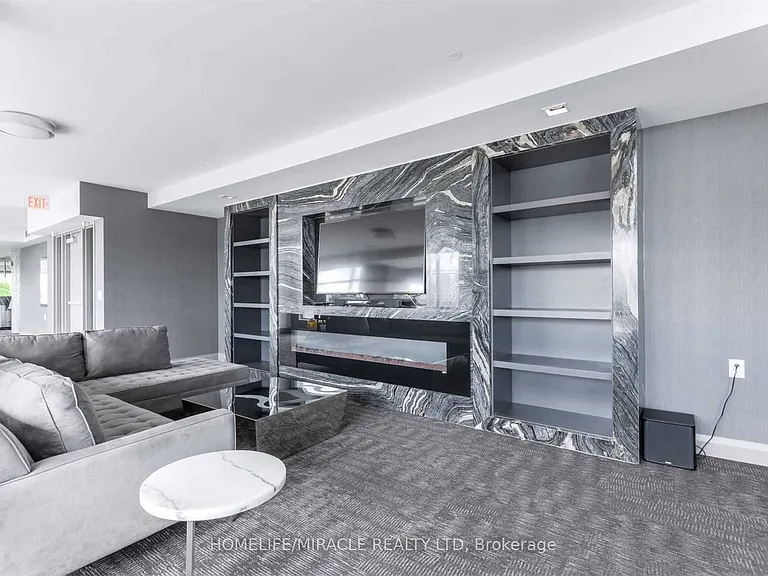 525 Adelaide St W #501 — Photo 17