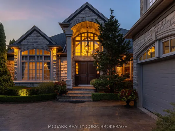 89 October Dr, Saint Catharines, ON L2N 6J4