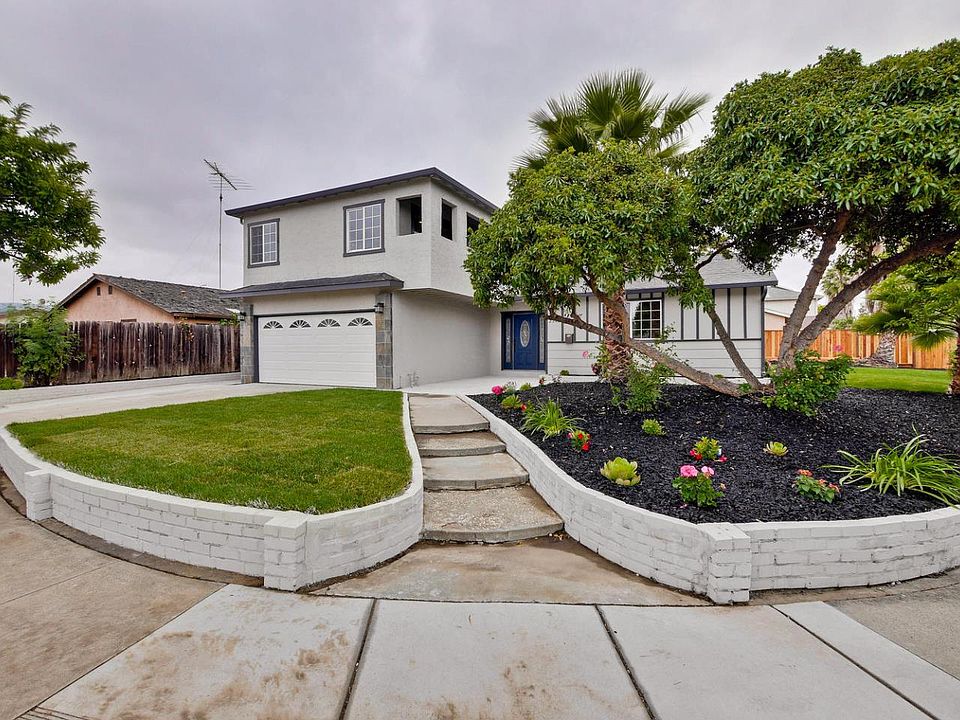 1st image of 2342 Pentland Way