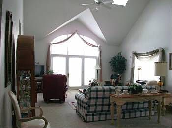 4th image of 1402 Turnberry Ct
