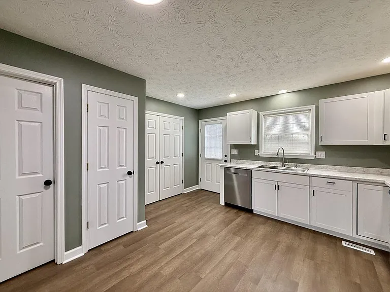 3875 Erwin Hwy #5 — Photo 7