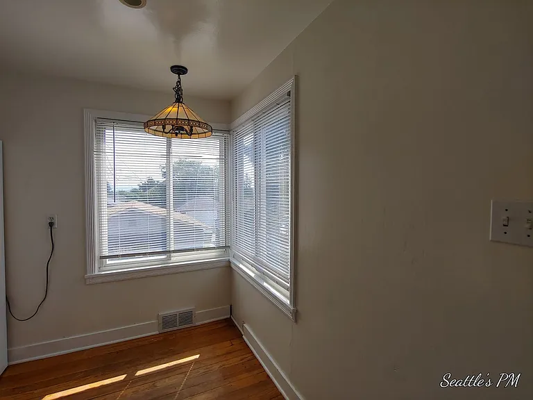 7510 34th Ave SW — Photo 3