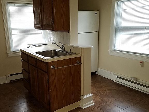 2nd image of 34 Fetters Mill Sq #36
