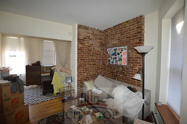 Rented by City Stop Realty | media 37