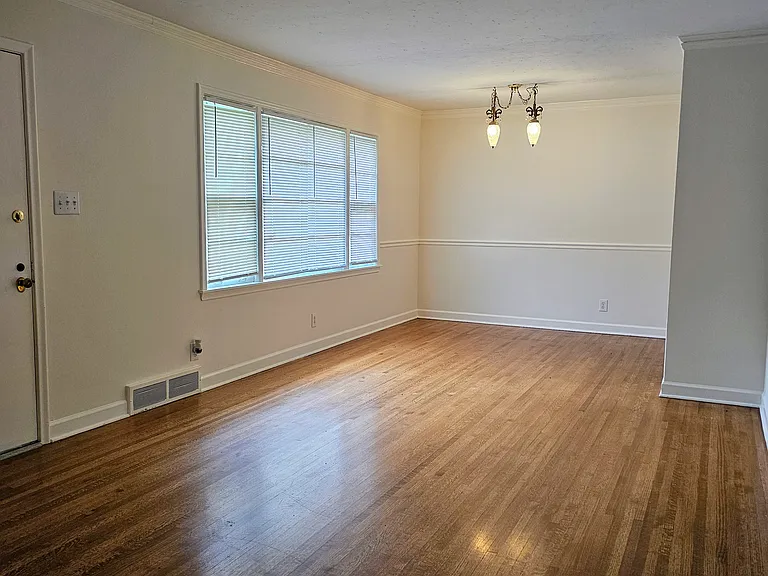 4762 Verne Rd — Photo 3