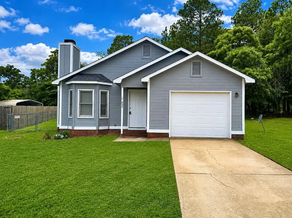 633 Winthrop Ct, Fayetteville, NC 28311