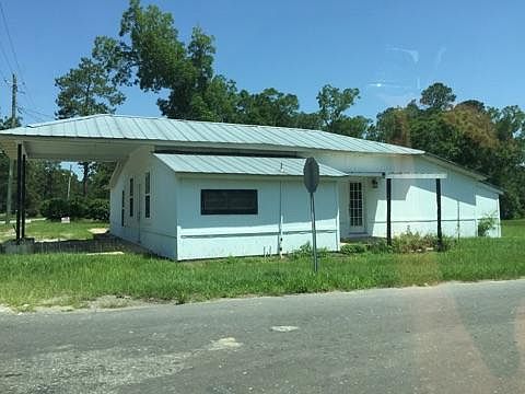 Corner lot