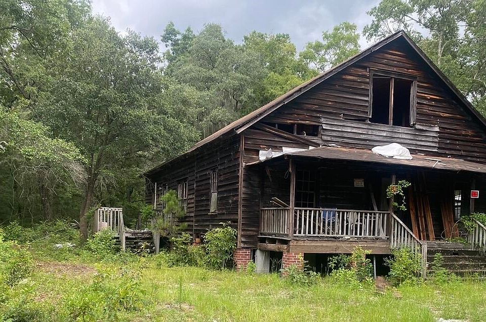 2nd image of 1605 Weldon Ln.