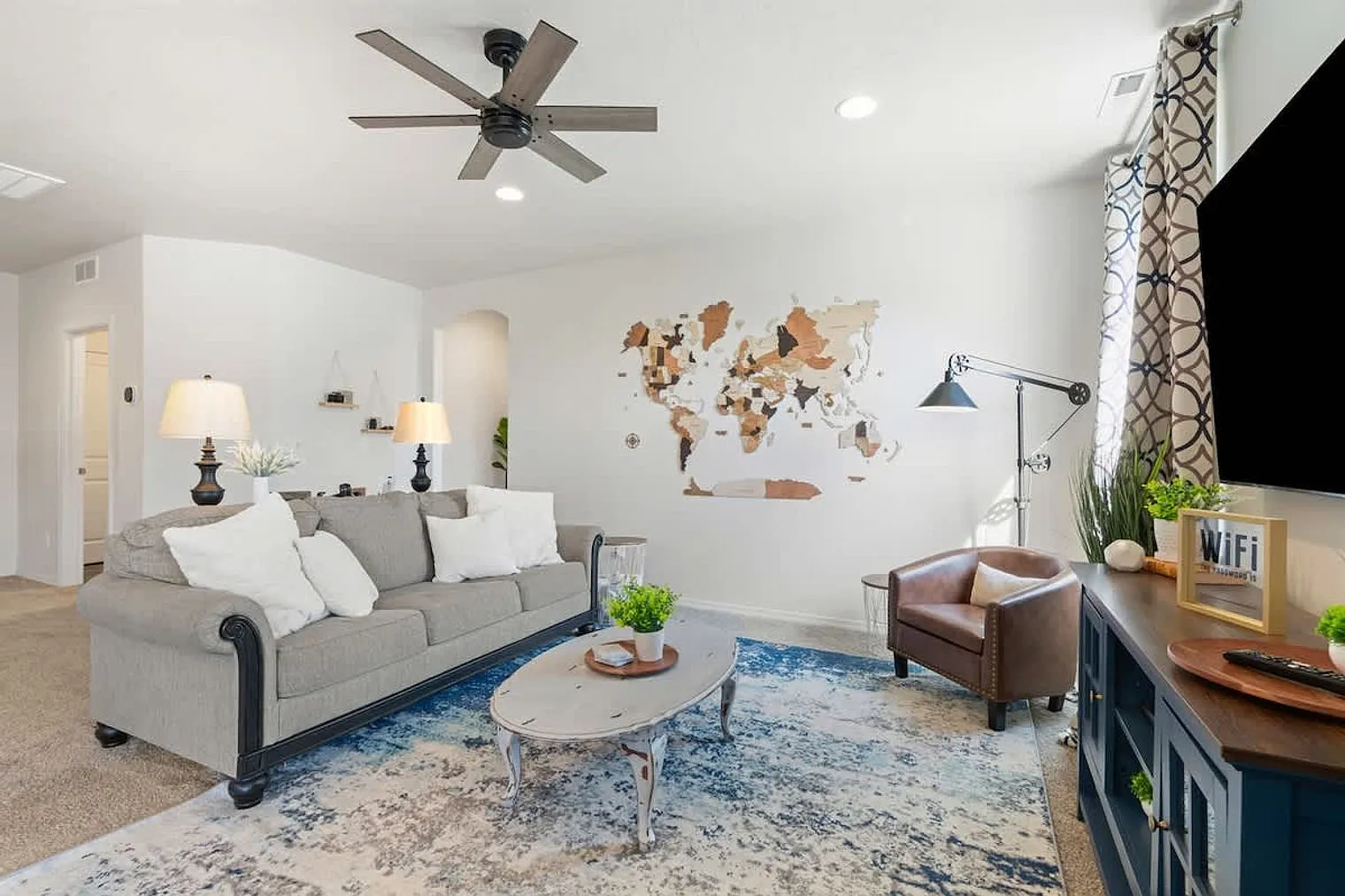 3 bed, 2.0 bath, 1571 sqft, $4,778 — Photo 3