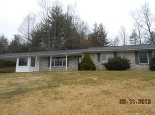 39 Huffman Ln, Spruce Pine, NC 28777