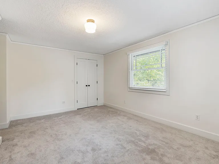 2605 NE 35th Ave — Photo 27