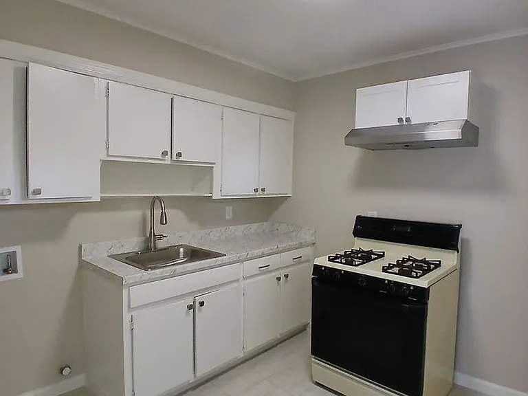 519 Simpson Ave #2 — Photo 5