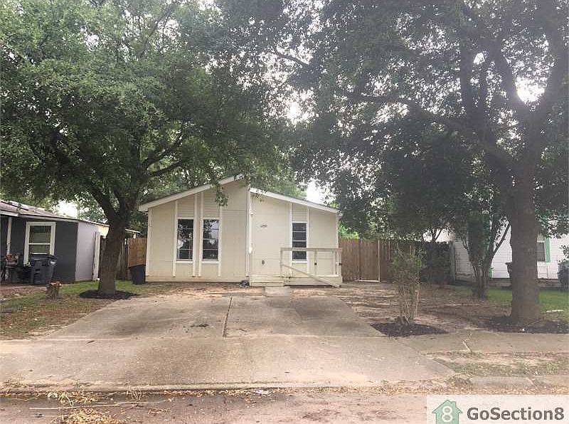 1st image of 11950 Greenloch Ln