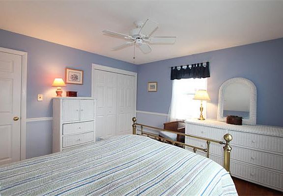 4th image of 107 Spring St APT 2
