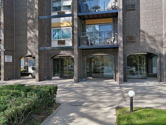 2nd image of 6800 N California Ave APT 1B