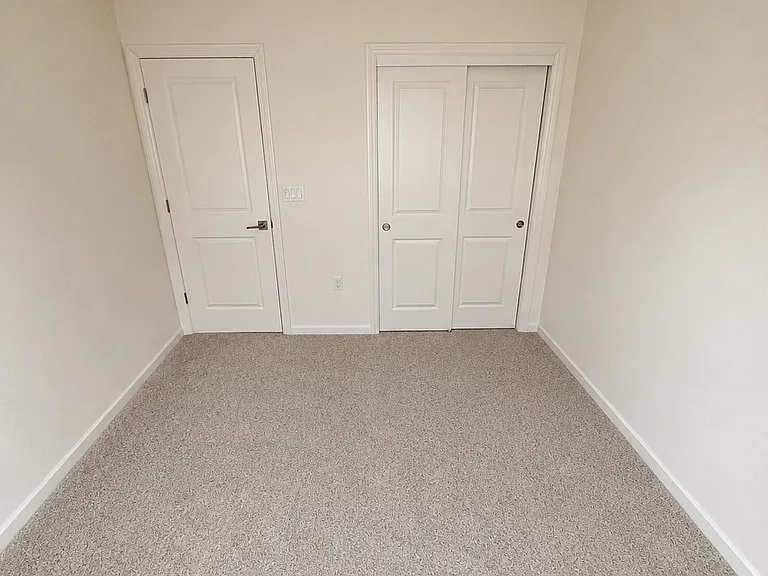 1466 Redbrick Ln — Photo 18