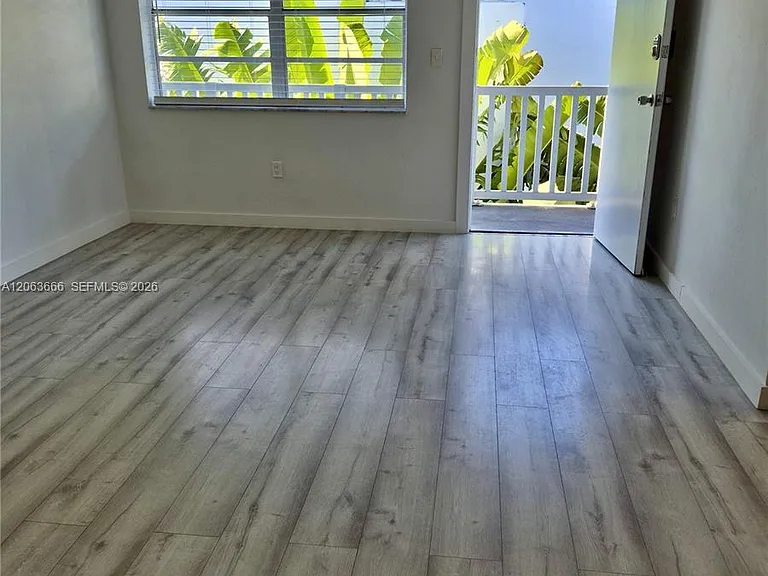 344 Meridian Ave #4B — Photo 3