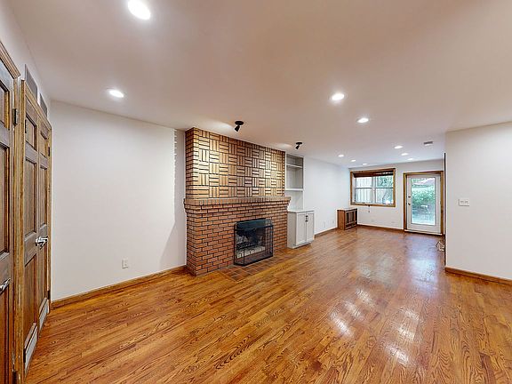 3rd image of 308 W 77th St