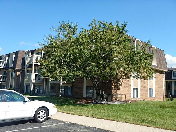 4th image of 1866 Somerset Dr