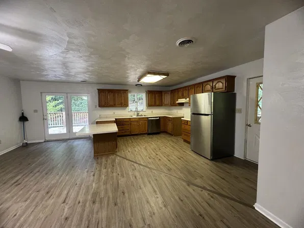 Monks, 225 Monks Rd Unit C, Valencia, PA 16059