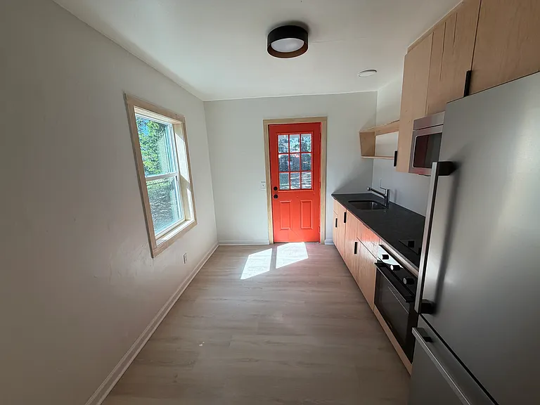 10 Ruberia Ave — Photo 2