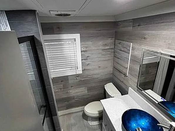 19 Ricks Dr, Lake Worth, FL 33463