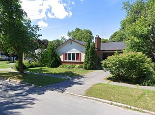 2261 Tecumseh St #B, Ottawa, ON K2C0Y8