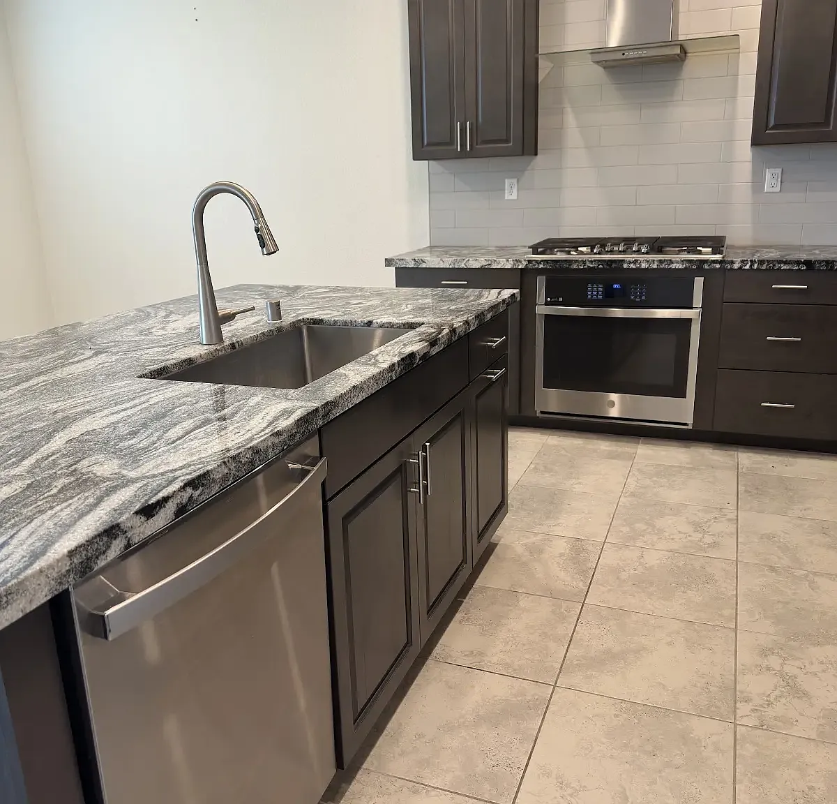 3 bed, 1950 sqft, $1,300 — Photo 4