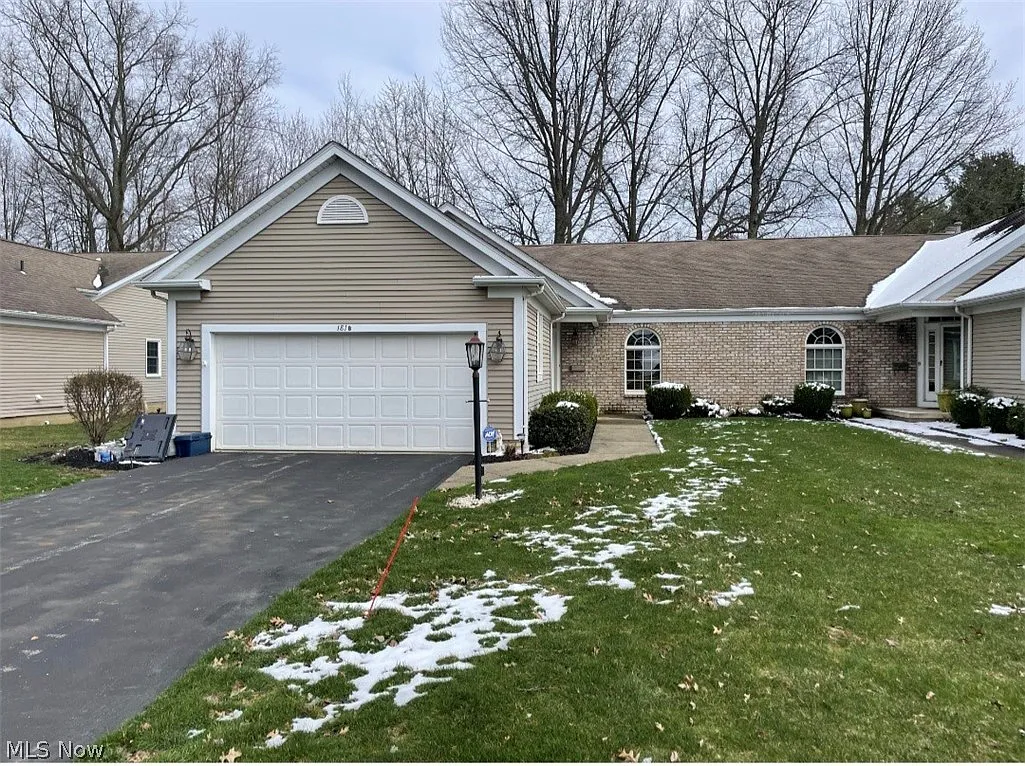 181 Talsman Dr #B photo 1