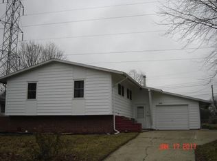 3168 N Christine Dr, Decatur, IL 62526