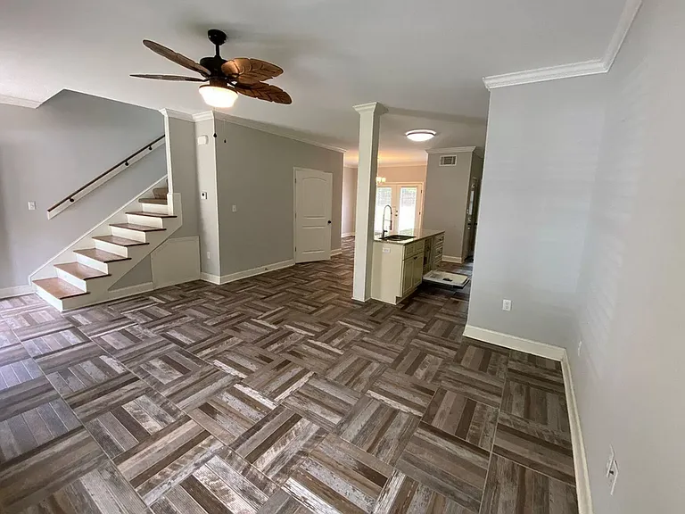 402 Shady Park Cv — Photo 10