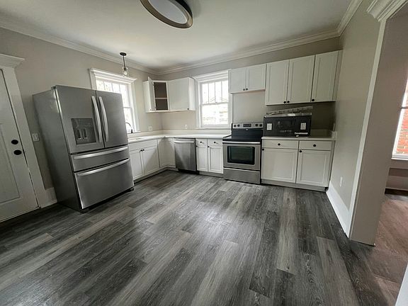 2nd image of 208 5th Ave E