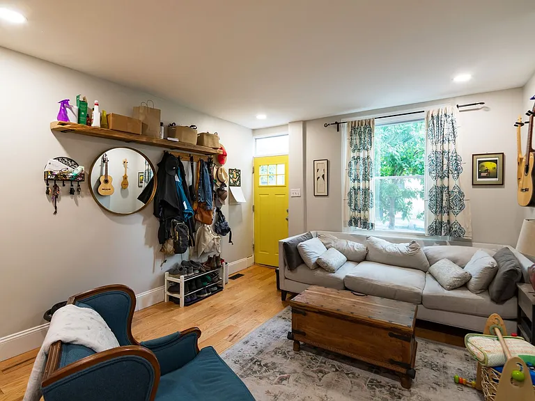 2042 E Fletcher St — Photo 3