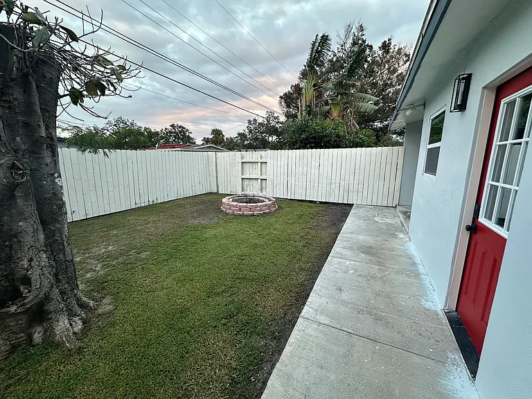 2210 S Euclid Cir #B — Photo 6