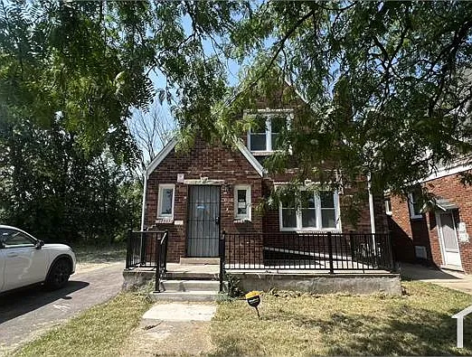 2 bed, 850 sqft, $899 — Photo 2