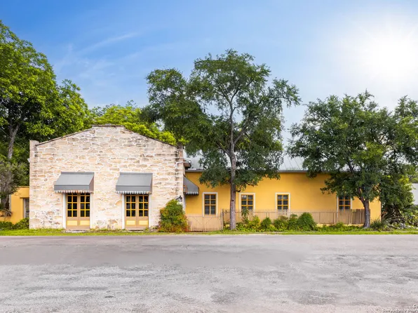 514 PARIS ST, Castroville, TX 78009