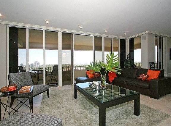 4th image of 1 Grove Isle Dr Ph 10