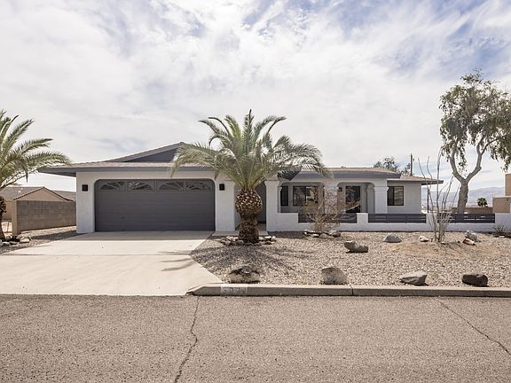 2nd image of 3062 Shoshone Dr