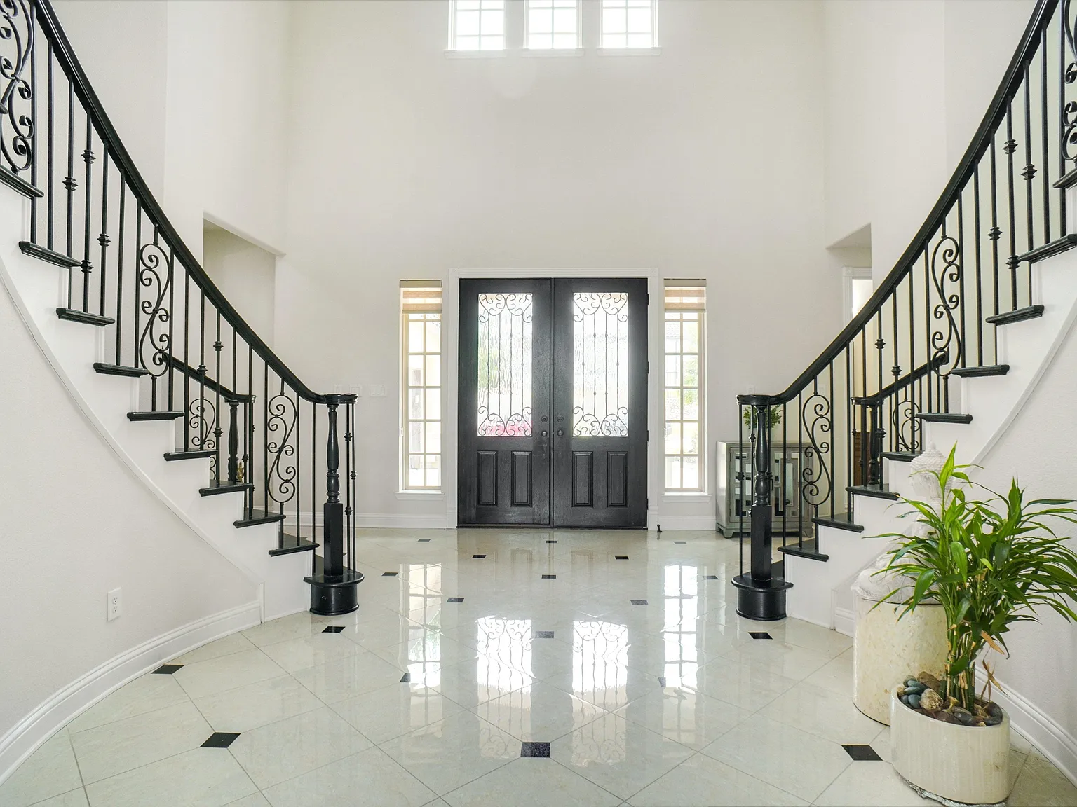 Palmetto Way 2404 - 1 — Photo 3