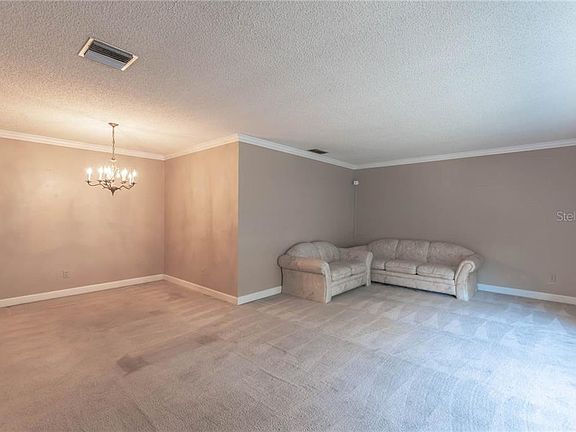 5th image of 2643 Clubhouse Dr S