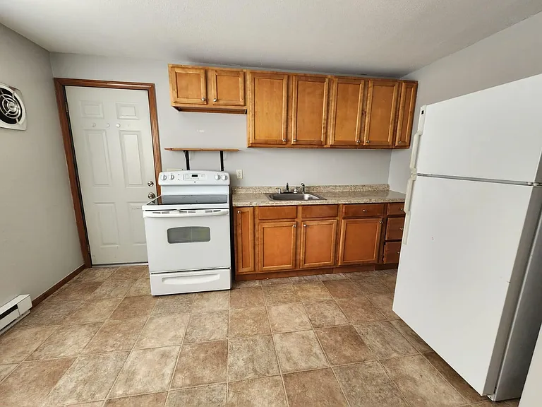 7 Wilcox Ln #7B — Photo 3