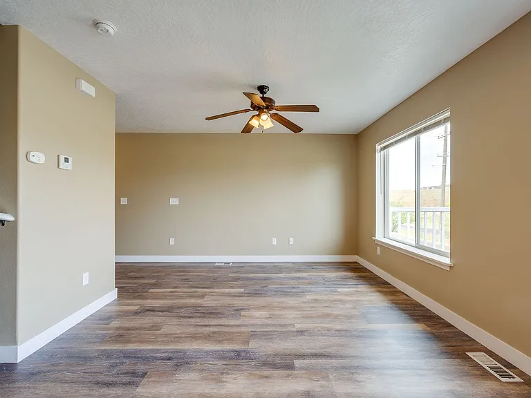1262 SW Selway Ln — Photo 4