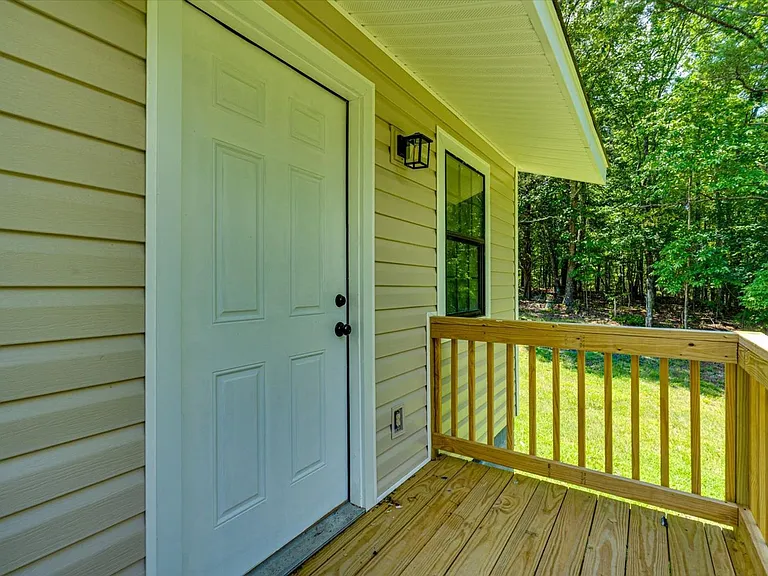 840 Emery Rd — Photo 3