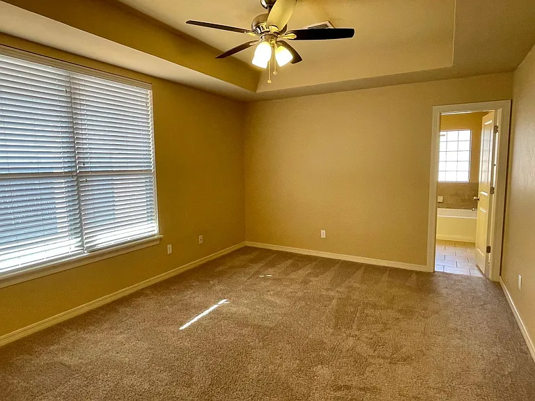 17605 Pond Walk Ct — Photo 2